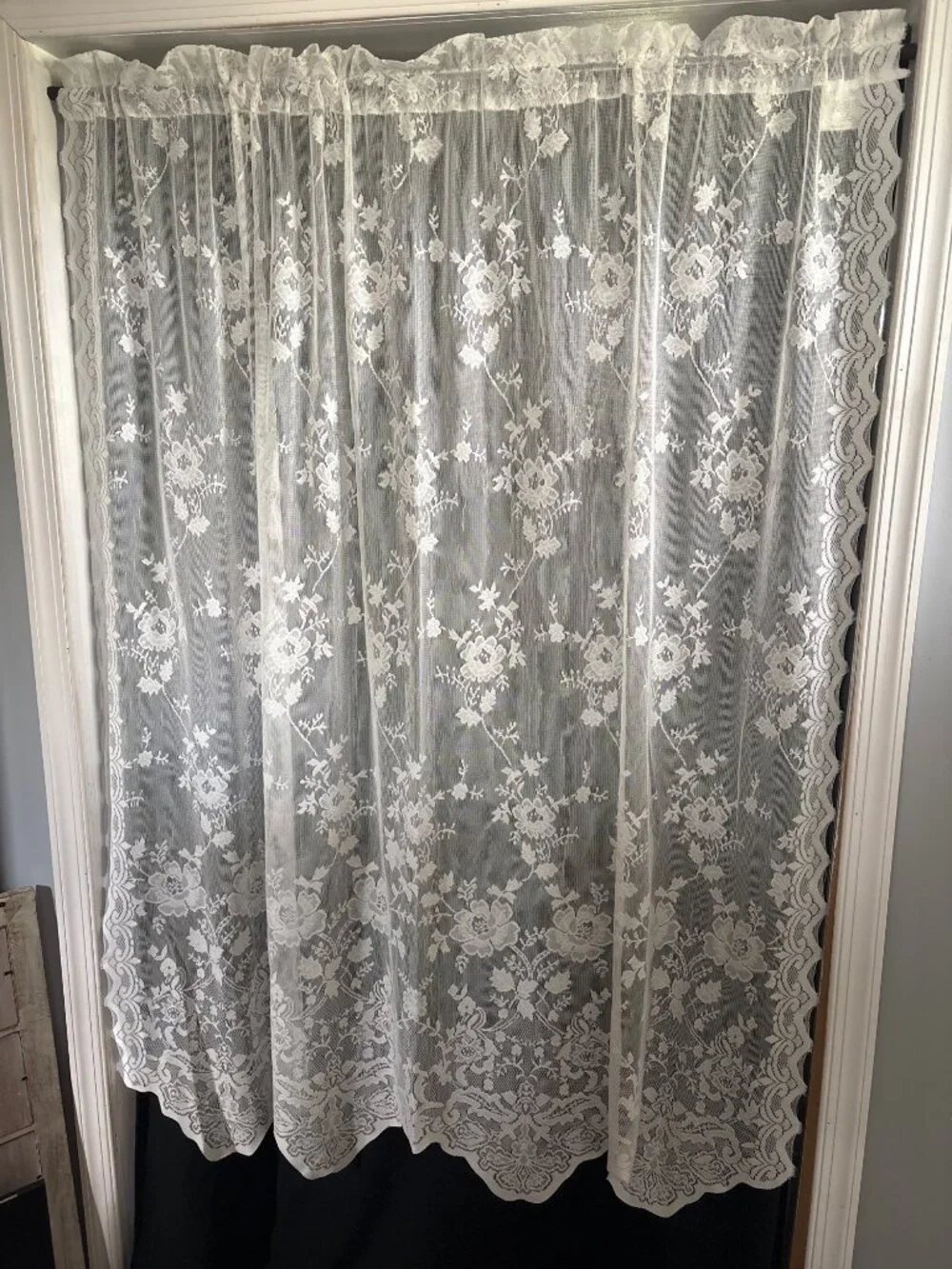 JC Penny Classic Cream Floral Lace Window Curtain 58